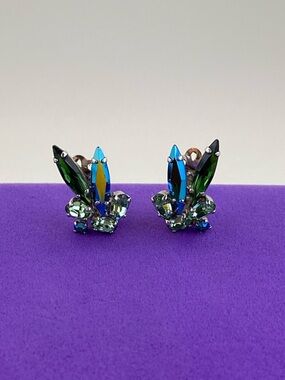 💛 Vintage Sherman Green and Blue Crystal Clip-On Earrings | Designer Luxury Glam
